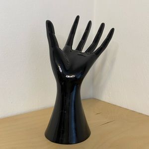 Ring holder/ Hand sculpture